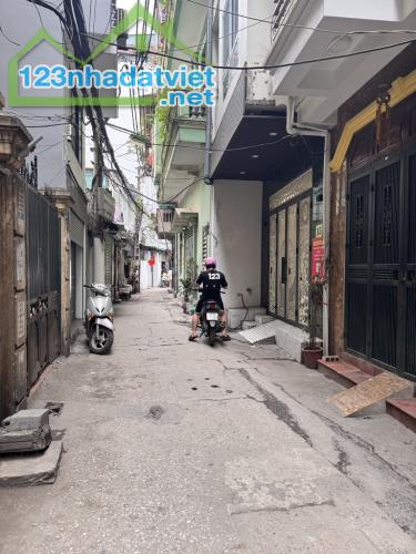 MẶT NGÕ THÔNG - NHÀ CŨ CHỈ CẦN SƠN LẠI LÀ ĐẸP - GIÁ GIA LỘC - 4