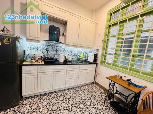 Nhà Trương Công Giai Cầu Giấy gần phố ngõ to 3T 38m MT 7m 3 mặt thoáng nội thất đẹp ở ngay - 4