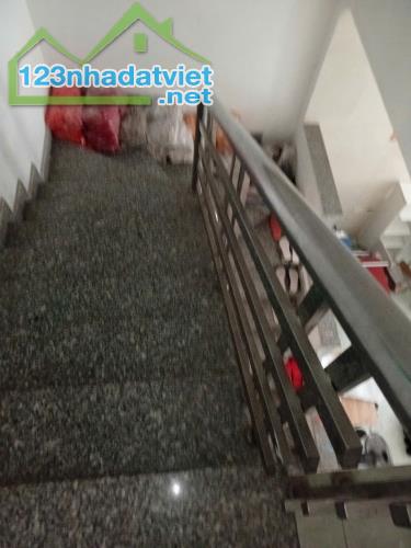 BÁN NHÀ 2 TẦNG NGÕ 227 THẠCH BÀN. DT 56M. NHỈNH 8 TỶ( CÒN TL) - 4