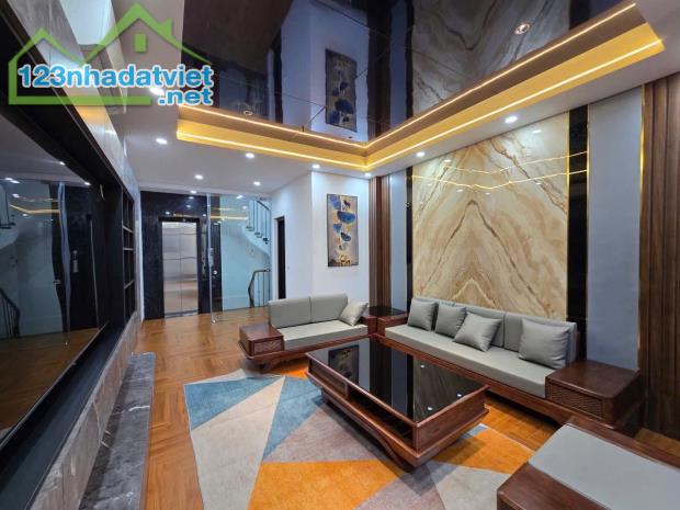 Nhà đẹp hiếm đường ô tô kinh doanh nhỏ ngõ Phố Nguyễn Văn Cừ DT 43m2 . Giá 12.75 tỷ - 1