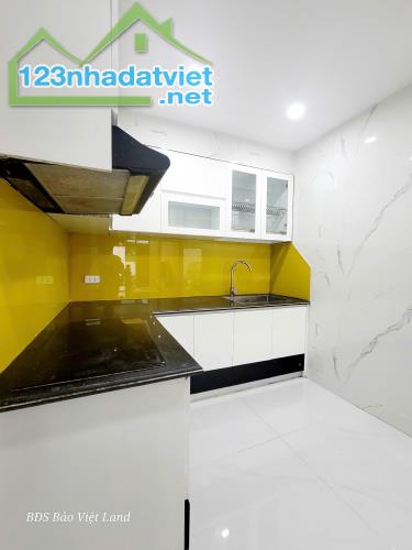 Bán nhà 3 tầng sạch đẹp về ở luôn ngõ 109 Trại Lẻ - 4