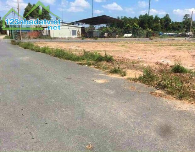 LỖ CHỨNG KHOÁN CẦN BÁN GẤP 1200M2 ĐẤT CÓ SẴN T.CƯ NẰM SÁT CHỢ, TRƯỜNG DÂN ĐÔNG. GIÁ 290TR