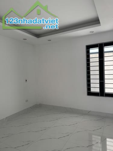 298 NGỌC HỒI - TẦM 5TỶ CÓ NHÀ MỚI 5TẦNG 40M2 NẰM TRONG KHU AN NINH - YÊN TĨNH - 2