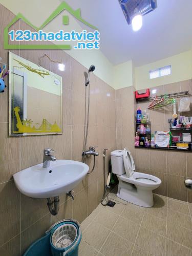 MẶT TIỀN DUY TÂN - P15 PHÚ NHUẬN - CHÍNH CHỦ GẤP BÁN - NHÀ 4 TẦNG BTCT - 9.2 TỶ - TL TỐT - 3