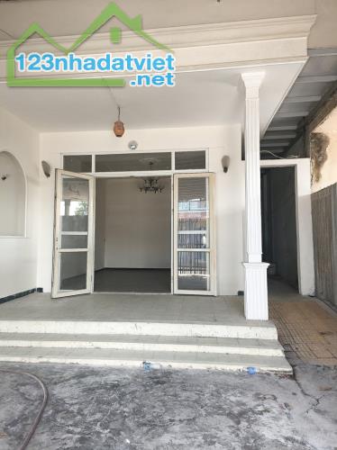 Bán nhà HXT Huỳnh Thị Mài ,Tân Hiệp ,Hóc Môn , DT150 m2 . Giá chỉ  4.8 tỷ (TL)