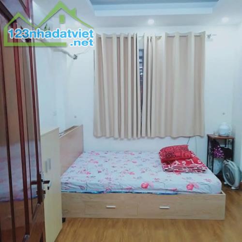 Cho thuê nhà ngõ 467 Lĩnh Nam Hoàng Mai 30m x 5 tầng, giá 9tr/tháng - 1