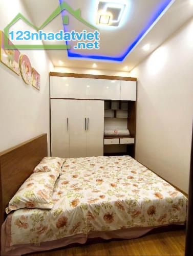 Nhà HOÀNG VĂN THÁI- 8,6 tỷ- đất lành chim đậu -xách vali vào ở luôn. - 1
