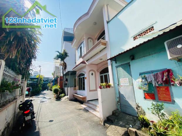 NHÀ 2 TẦNG HẺM XE HƠI, DT 100M², 5PN 3WC, HỒ BÁ PHẤN, PHƯỚC LONG A