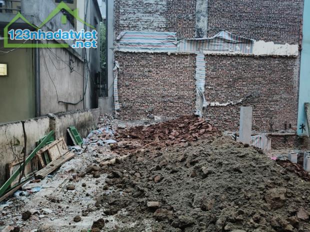 Mảnh đất hiếm còn sót lại tại Nguyễn Ngọc Vũ 45m2 sổ vuông đét, giá nhỉnh 9 tỷ