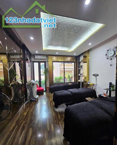 18 TỶ - Bán nhà phân lô Nguyễn Chí Thanh - Ô tô tránh kinh doanh - 50m ra mặt phố - 1