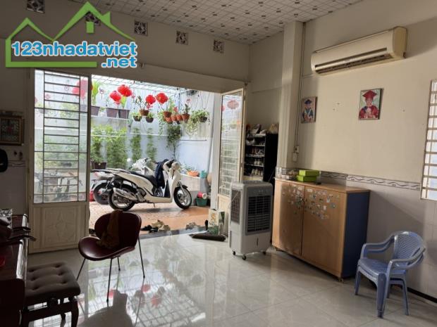 BÁN NHÀ CẤP 4 - HẺM Ô TÔ THÔNG - NGUYỄN VĂN CÔNG, P.3, GÒ VẤP - DT 107m2 (5x21) - 7.9 TỶ - 3