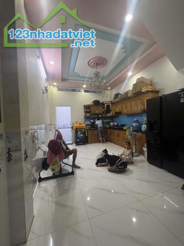 SÁT TÊN LỬA HẺM XE TẢI TRÁNH --71M2--4 TẦNG --GIÁ 5.2 TỶ (TL) - 2