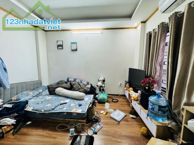 💥 Bán gấp nhà Trần Thái Tông - 8,x tỷ, gần phố, dân xây, mặt tiền khủng. - 1