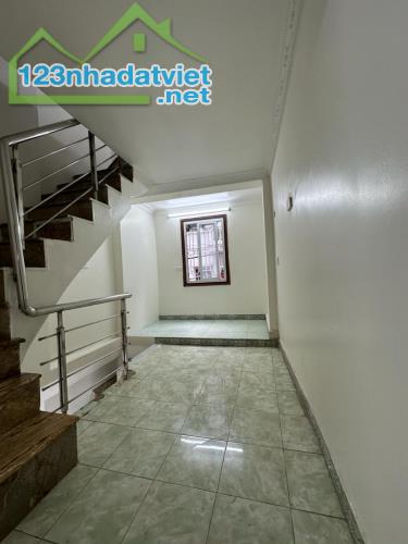 NHÀ MẶT NGÕ TRẦN KHÁT CHÂN – NGÕ THÔNG – KINH DOANH   20/25 m-3 tầng -3,18 tỷ   • Nhà nằm - 1