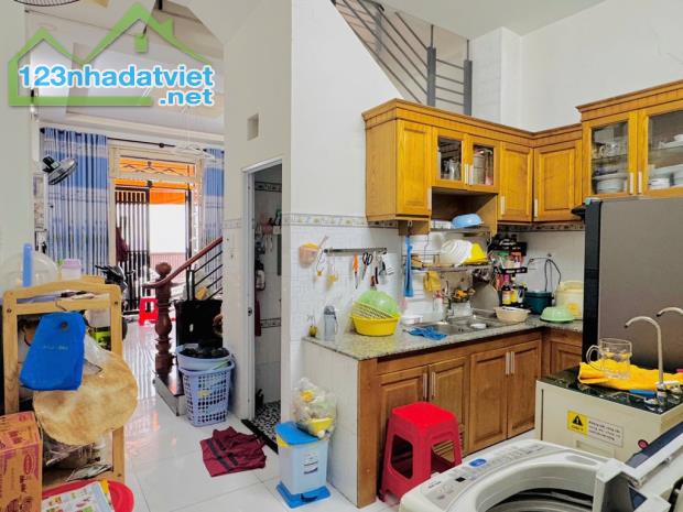 NHÀ BÁN QUANG TRUNG GV - GẦN CHỢ HẠNH THÔNG TÂY & CV LÀNG HOA - DT 48M² - 2 TẦNG CHỈ 4.X T - 3