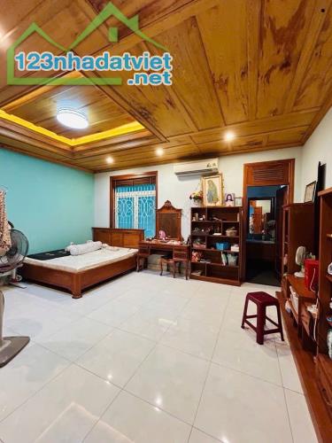 Bán gấp nhà đẹp ở ngay khu Đường số Q.7, xe hơi ngủ nhà, 120m2, ngang 6m, SHR, chỉ 24 tỷ. - 5