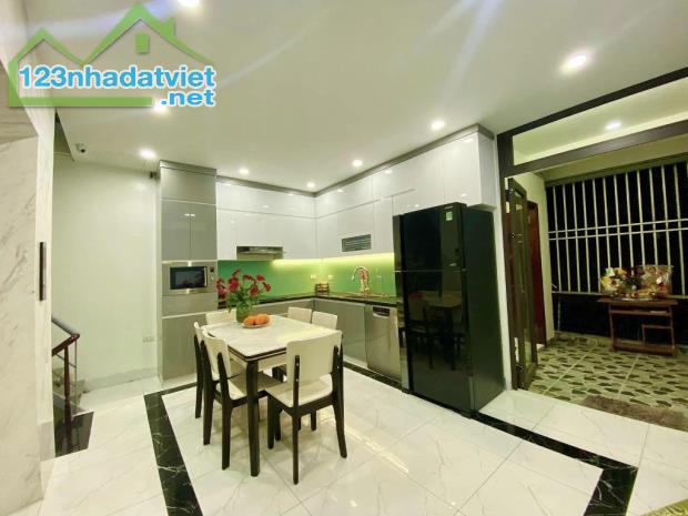 Bán Nhà 5 Tầng Thang Máy – Phố Đại La – Gần Trường Kinh Tế Quốc Dân – 40M2 – 8.7 Tỷ - 1