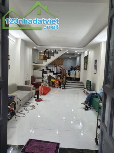 Huỳnh Tấn Phát - 48m - Hẻm 5m - 3.25 tỷ - 2