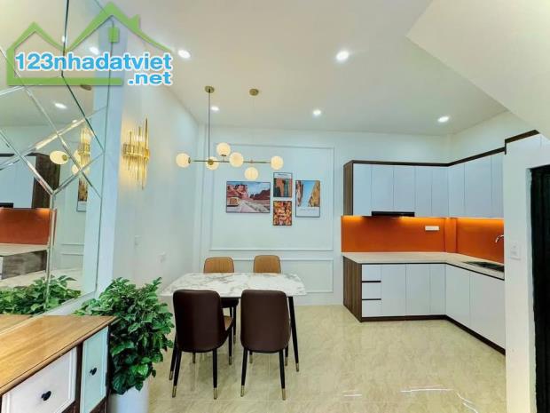 NHÀ DÂN XÂY 45M-4 TẦNG-CẦU GIẤY-NGÕ NÔNG THÔNG -CHỈ VIỆC XÁCH VALI VỀ Ở-GIÁ 8 TỶ - 2