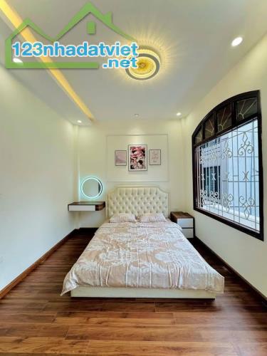 NHÀ DÂN XÂY 45M-4 TẦNG-CẦU GIẤY-NGÕ NÔNG THÔNG -CHỈ VIỆC XÁCH VALI VỀ Ở-GIÁ 8 TỶ - 4