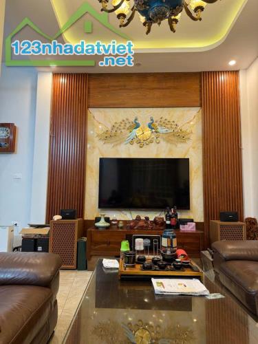 THÁI THỊNH💥ĐỐNG ĐA💥45M2 x 5T💥MT 6.5M💥 11.2 TỶ💥 GẦN PHỐ💥NHÀ ĐẸP DÂN XÂY💥TẶNG NỘI