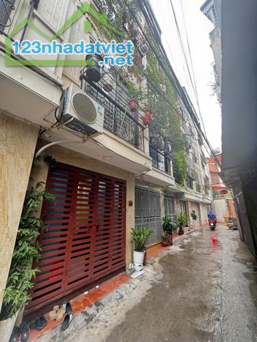 BÁN NHÀ NGỌC THUỴ, LONG BIÊN, 40M2, 5 TẦNG, Ô TÔ ĐỖ CỬA, VỊ TRÍ TRUNG TÂM, GIÁ HƠN 7 TỶ