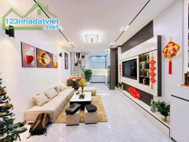 Đống Đa - Khâm Thiên - Ngõ rộng - 35 m - 4 Tầng - 4 PN - 5,5 tỉ. - 1