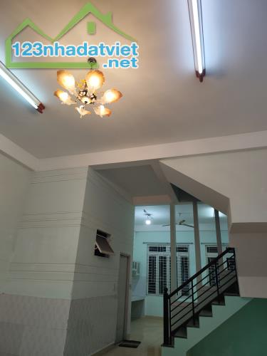 Cho thuê nhà 1 trệt 1 lầu, DT:175m2 tại số 3 đường B3 KDC Bắc Vĩnh Hải - 4