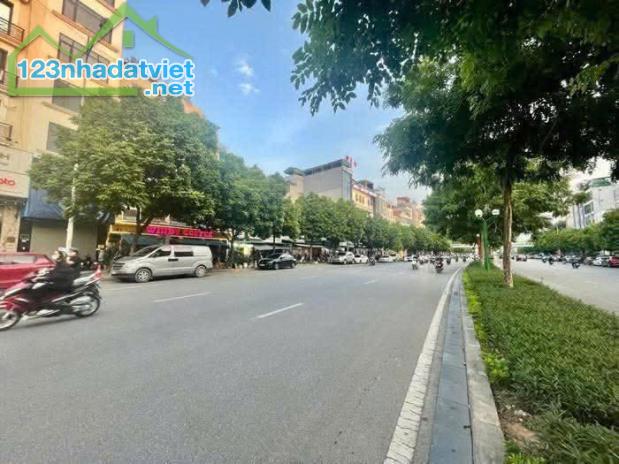 BÁN NHÀ PHÂN LÔ NGUYỄN VĂN HUYÊN, ÔTÔ TRÁNH, KINH DOANH BẤT CHẤP, 56M2 CHỈ 18 TỶ - 3