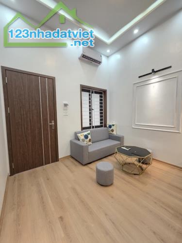 Nhỉnh 3 tỷ, 70m2, tập thể 02 ngủ, Gác Xép, phố Trần Cung, Hoàng Quốc Việt, Bắc Từ Liêm, Ký