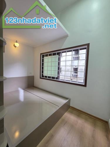 Nhỉnh 3 tỷ, 70m2, tập thể 02 ngủ, Gác Xép, phố Trần Cung, Hoàng Quốc Việt, Bắc Từ Liêm, Ký - 2