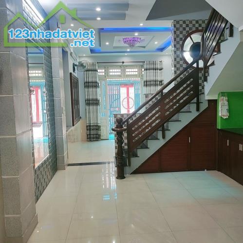 BÁN NHÀ -QUANG TRUNG P8 GÒ VẤP, XE HƠI , DT 56M2 (4.2mX13.5m)-  4TẦNG - 4PN KHÉP KÍN SÂN - 1