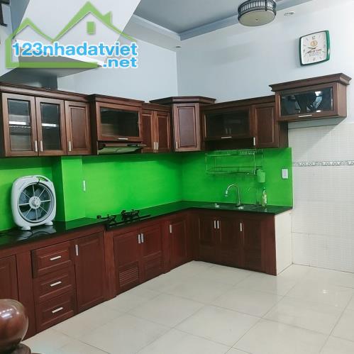 BÁN NHÀ -QUANG TRUNG P8 GÒ VẤP, XE HƠI , DT 56M2 (4.2mX13.5m)-  4TẦNG - 4PN KHÉP KÍN SÂN - 4