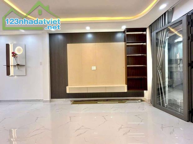 Bán nhà đẹp Quận 7 - Diện tích: 4,3 x 14m.- Giá: 6Ty2 - 3
