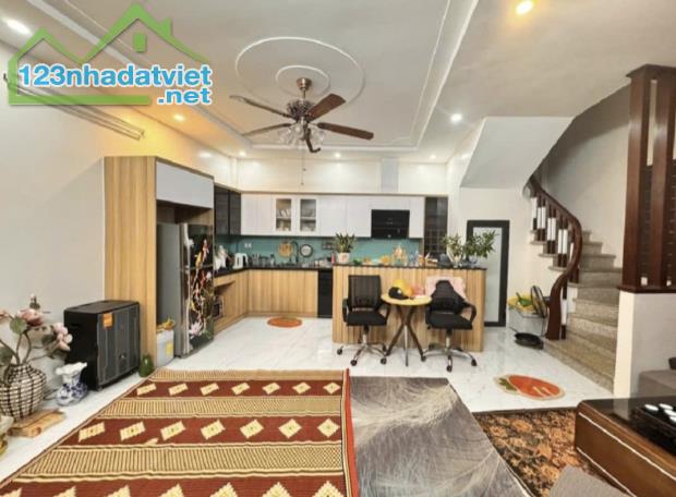 BÁN NHÀ ĐẸP XUÂN ĐỈNH, NGÕ NÔNG – Ô TÔ ĐỖ CỬA – Ở NGAY –! Diện tích 51m² –Giá chỉ 8.x TỶ