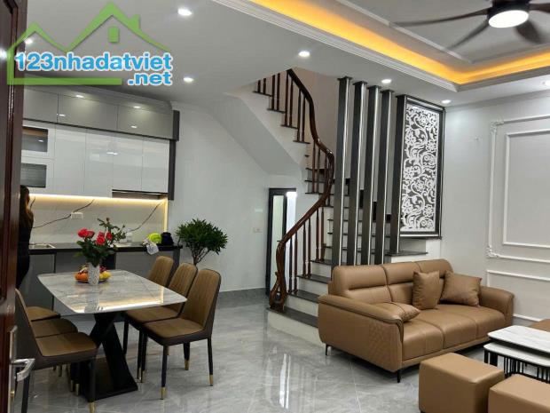 QUAN NHÂN PHÂN LÔ OTO TRÁNH, KINH DOANH, VIEW HỒ ĐIỀU HOÀ, 40M 5 TẦNG, MẶT TIỀN 4.5M GIÁ - 2