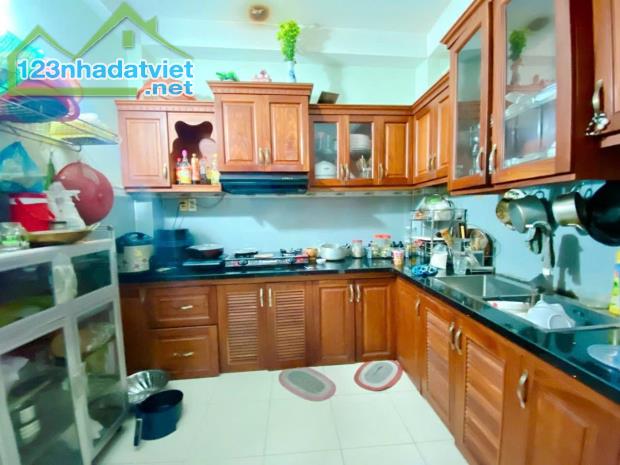 NHÀ BÁN HẺM LẠC LONG QUÂN, P.14, Q.TÂN BÌNH. 84M2 - NGANG KHỦNG - CHỈ 12 TỶ - 3
