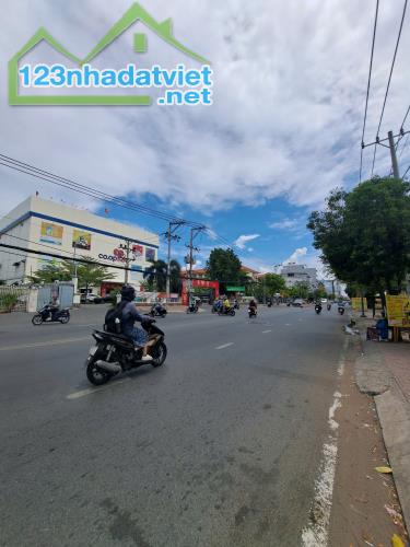 BÁN NHÀ 3 TẦNG MẶT TIỀN HUỲNH TẤN PHÁT, Q7 – GẦN COOPMART – DT 9x27m – GIÁ 15 TỶ