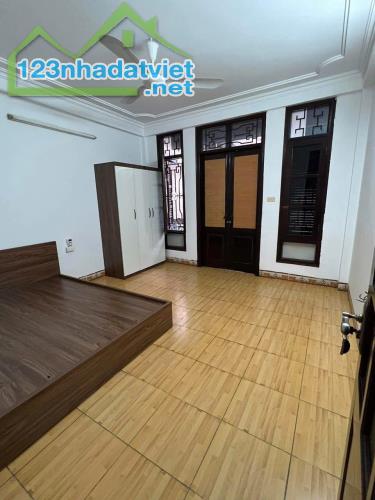 NGUYỄN CHÍ THANH.- PHÂN LÔ CÁN BỘ - 2 THOÁNG - Ô TÔ ĐỖ CỬA - NGÕ THÔNG - 55M² NHỈNH 14 TỈ - 2
