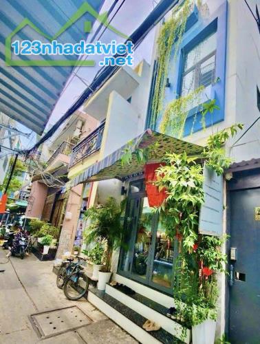 Bán Siêu Phẩm CHDV Q7- 3.2*18 - 8pn- dòng tiền 50tr/1 tháng- chỉ 7t4.