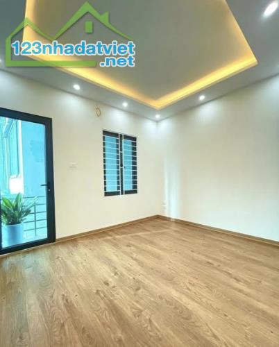 Thượng Thanh - LONG BIÊN - NHÀ XÂY MỚI CẦN TÌM CHỦ - NGÕ NÔNG - THÔNG TỨ TUNG - 1