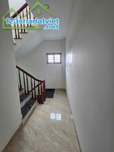 Bán nhà phố Thái Thịnh xây mới 5 tầng - Lô góc trước nhà rộng 3m - 3