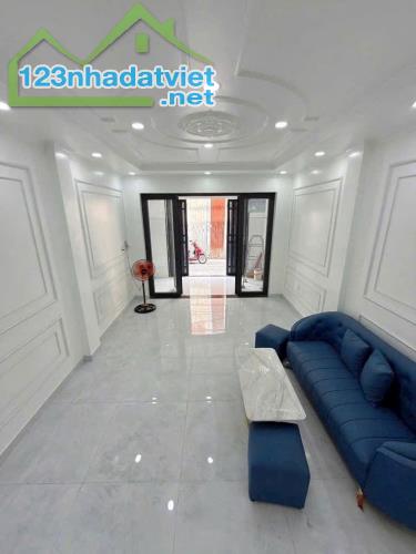 KHU VIP LÊ VĂN QUỚI - HẺM XE HƠI THÔNG - 3 TẦNG KIÊN CỐ - SỔ ĐẸP NỞ HẬU - 60M2 CHỈ HƠN 5TỶ - 3