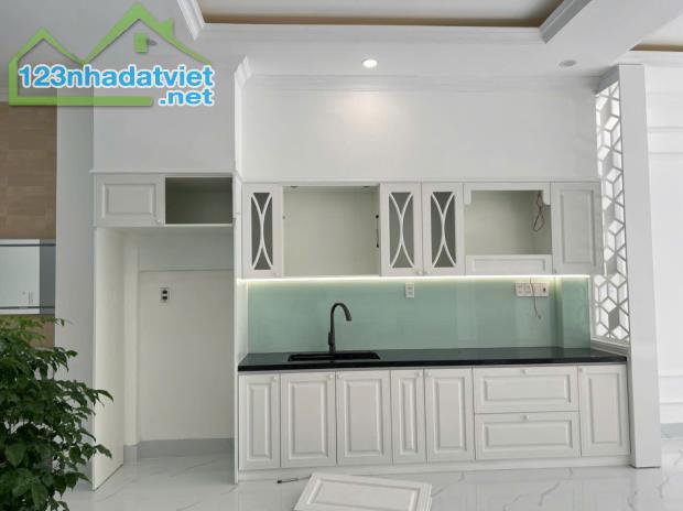 Bán nhà 2 tầng Tân Cổ Điển Full nội thất Kiệt ôtô 112 Thích Thịnh Khiết, Thủy Xuân, TP Huế - 4