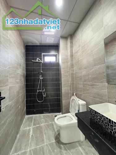 Bán nhà 2 tầng Tân Cổ Điển Full nội thất Kiệt ôtô 112 Thích Thịnh Khiết, Thủy Xuân, TP Huế