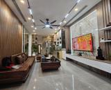 Bán nhà đẹp phố Nguyễn Sơn,sát phố,ngõ thông ba gác phóng vù vù,diện tích 40m2,nhỉnh 12tỷ