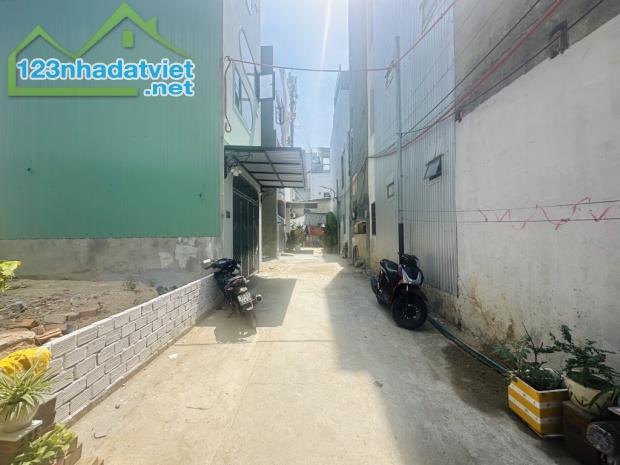 ♦️SÓT - LÔ ĐẤT TT HẢI CHÂU - GIÁ 2.x TỶ - ĐƯỜNG 3m5 - HƯỚNG ĐÔNG NAM - GẦN ĐƯỜNG CHÍNH