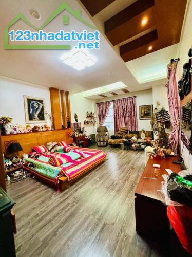 Hạ giá bán nhà phố Huỳnh Thúc Kháng 36m2, 3 tầng, mặt tiền 5.1m ô tô kinh doanh - 2