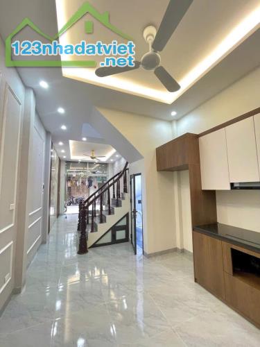 Nhà Phân Lô Chiến Thắng, Văn Quán, Vỉa Hè Kinh Doanh Sầm Uất Bật Nhất 38M2x5T Giá 11,8 Tỷ - 2