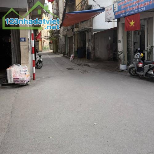 Hơn 100 triệu/m2, Mặt tiền 7.8m, 4 tầng ô tô tránh Bằng Liệt, Tây Nam Linh Đàm - 2